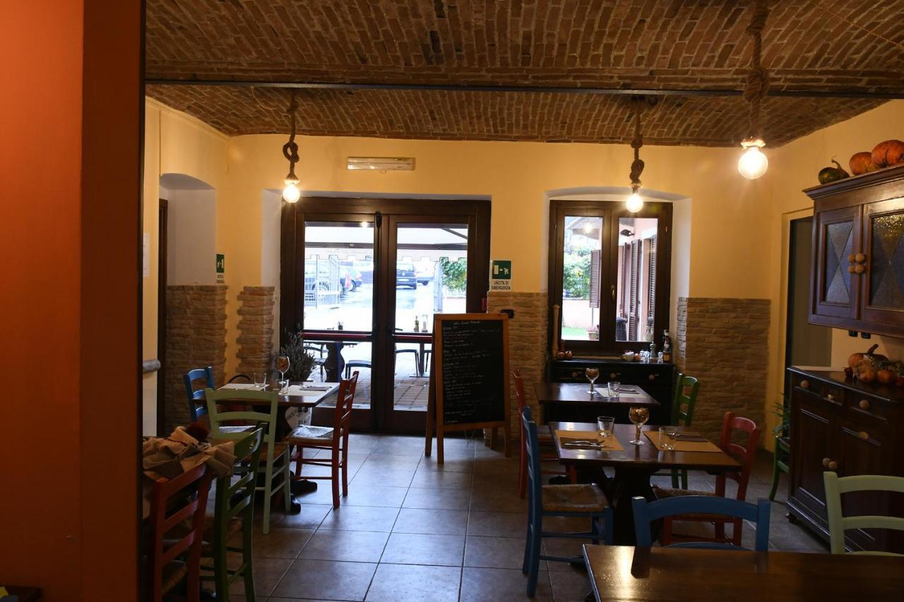 La Locanda Del Priore Vaie Luaran gambar